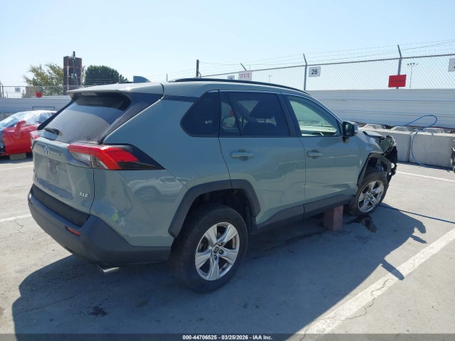 Toyota Rav4 Xle 2019 JTMW1RFV3KD026702 Image 4