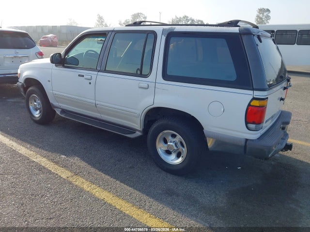 1996 FORD EXPLORER 1FMDU32P4TZB27394 Photo 2