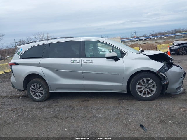 Aukcja sprzedaży 2022 Toyota Sienna Le, vin: 5TDKRKEC7NS081550, numer aukcji: 44706605