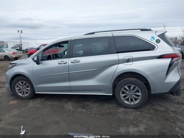 Aukcja sprzedaży 2022 Toyota Sienna Le, vin: 5TDKRKEC7NS081550, numer aukcji: 44706605