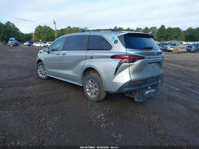 Aukcja sprzedaży 2022 Toyota Sienna Le, vin: 5TDKRKEC7NS081550, numer aukcji: 44706605