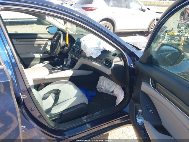 44706611 :رقم المزاد ، 1HGCV1F11JA225805 vin ، 2018 Honda Accord Lx مزاد بيع