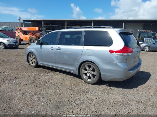 Продаж на аукціоні авто 2011 Toyota Sienna Le V6, vin: 5TDKK3DC7BS108432, номер лоту: 44706643