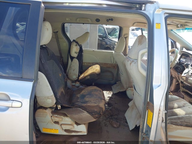 Продаж на аукціоні авто 2011 Toyota Sienna Le V6, vin: 5TDKK3DC7BS108432, номер лоту: 44706643