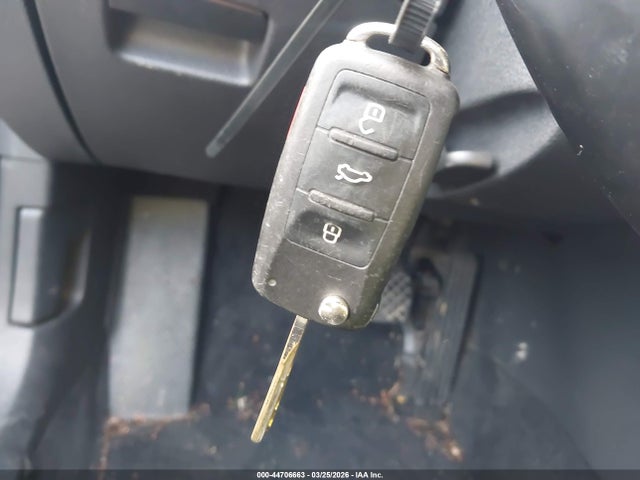 44706663 :رقم المزاد ، 1VWBH7A31DC052841 vin ، 2013 Volkswagen Passat 2.5l Se مزاد بيع