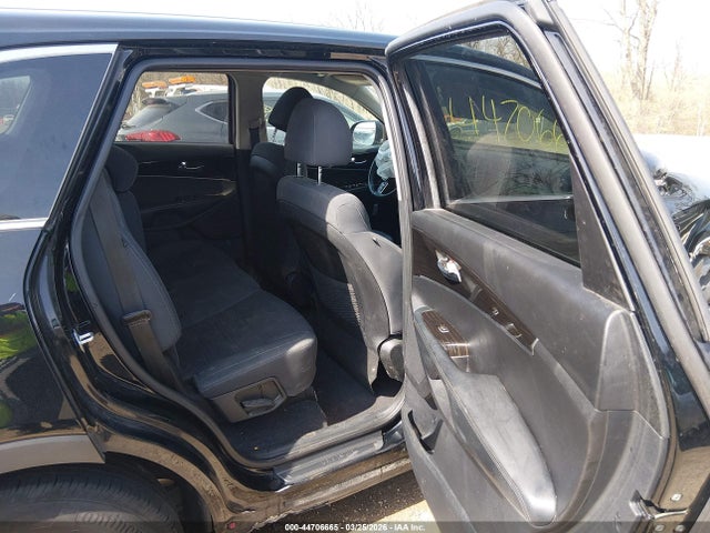 Auction sale of the 2019 Kia Sorento 2.4l L, vin: 5XYPG4A30KG583466, lot number: 44706665