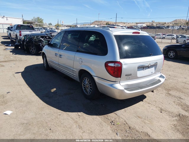 2001 CHRYSLER TOWN & COUNTRY 2C8GP64L51R140035 Photo 2