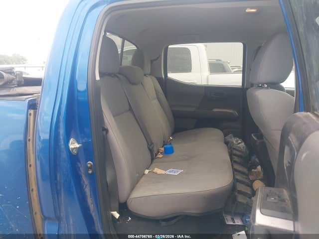 2018 Toyota Tacoma Sr5 V6 მანქანა იყიდება აუქციონზე, vin: 3TMAZ5CN5JM063530, აუქციონის ნომერი: 44706765