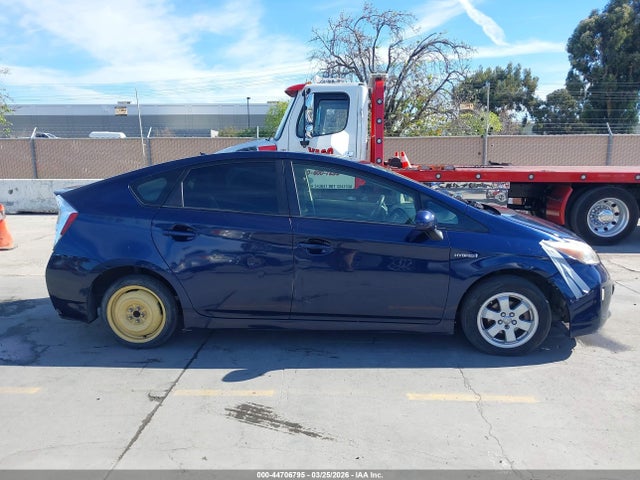 Toyota Prius Two 2015 JTDKN3DU0F2002370 Image 13