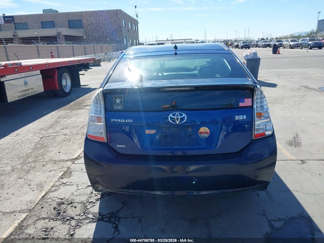 Toyota Prius Two 2015 JTDKN3DU0F2002370 Image 16