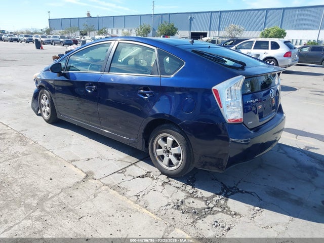 Toyota Prius Two 2015 JTDKN3DU0F2002370 Image 3