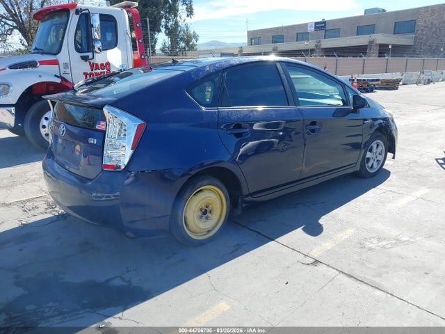Toyota Prius Two 2015 JTDKN3DU0F2002370 Image 4