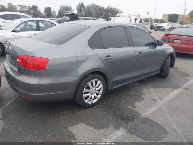 2011 Volkswagen Jetta 2.0l S მანქანა იყიდება აუქციონზე, vin: 3VW2K7AJ5BM378430, აუქციონის ნომერი: 44706801