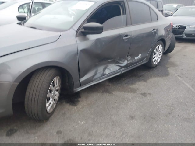 2011 Volkswagen Jetta 2.0l S მანქანა იყიდება აუქციონზე, vin: 3VW2K7AJ5BM378430, აუქციონის ნომერი: 44706801