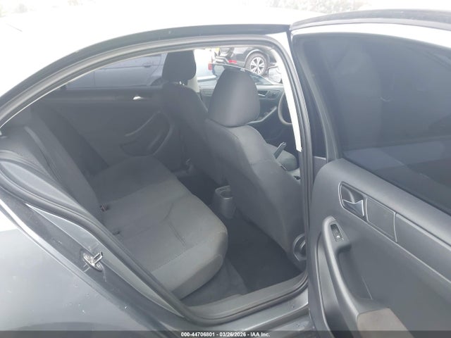 2011 Volkswagen Jetta 2.0l S მანქანა იყიდება აუქციონზე, vin: 3VW2K7AJ5BM378430, აუქციონის ნომერი: 44706801