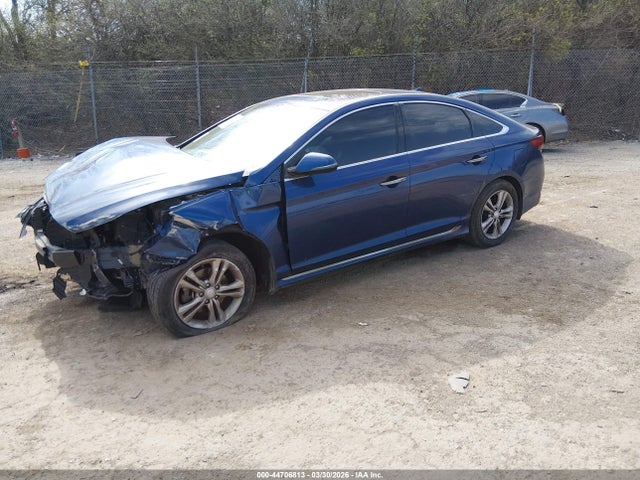 Hyundai Sonata Sport 2019 5NPE34AF6KH733442 Image 2