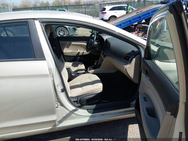 Hyundai Elantra Value Edition 2017 5NPD84LF6HH197403 Image 5