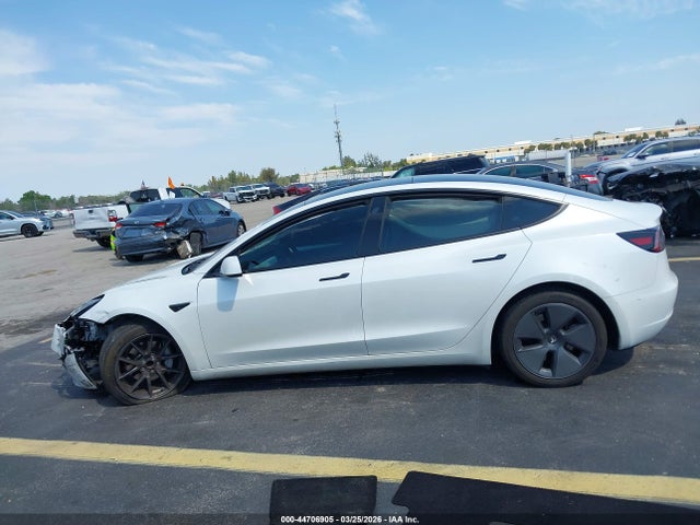 Продаж на аукціоні авто 2023 Tesla Model 3 Rear-wheel Drive, vin: 5YJ3E1EA3PF547555, номер лоту: 44706905