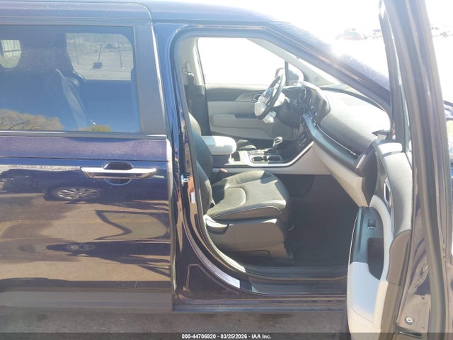 KNDNB4H36P6196944 KIA Carnival Mpv Lx Seat Package