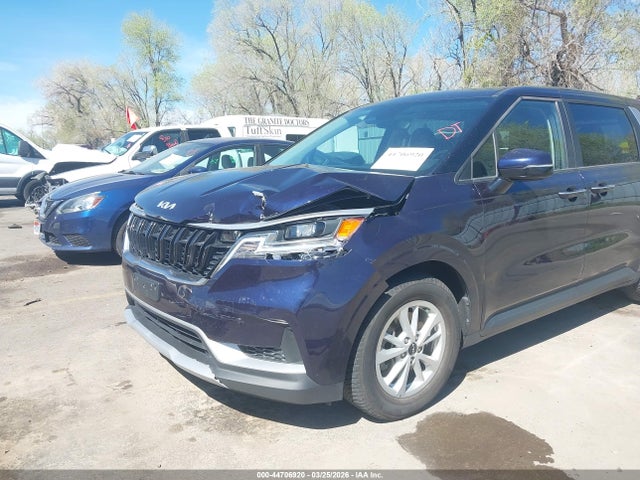 KNDNB4H36P6196944 KIA Carnival Mpv Lx Seat Package