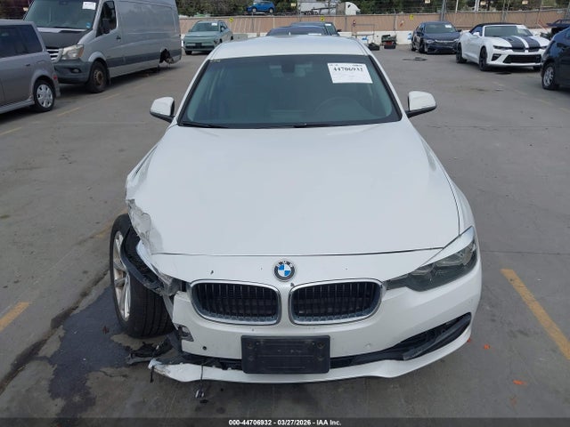 WBA8E1G37HNU17489 BMW 320i