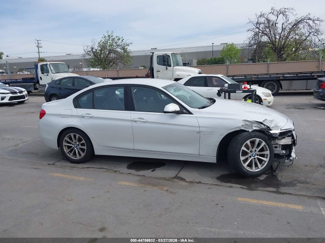 WBA8E1G37HNU17489 BMW 320i