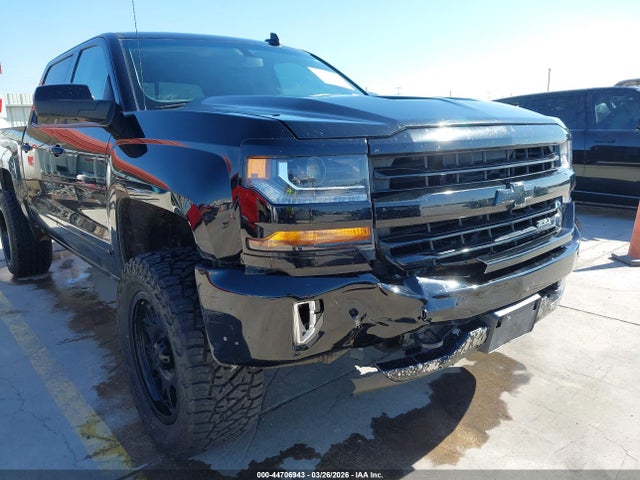 3GCUKREC1JG404053 Chevrolet Silverado 1500 2lt