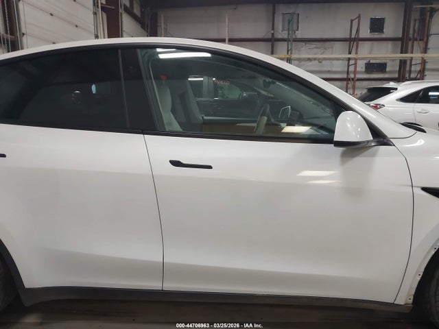 44706963 :رقم المزاد ، 7SAYGDED2RF047890 vin ، 2024 Tesla Model Y Long Range Single Motor Rear-wheel Drive/rwd مزاد بيع