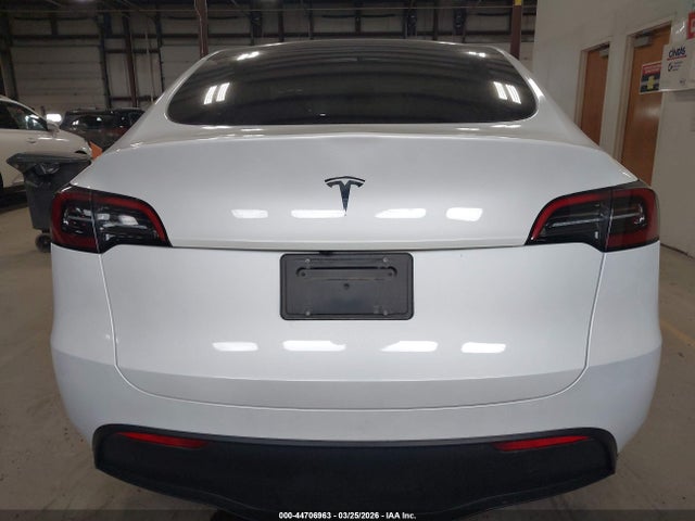 44706963 :رقم المزاد ، 7SAYGDED2RF047890 vin ، 2024 Tesla Model Y Long Range Single Motor Rear-wheel Drive/rwd مزاد بيع