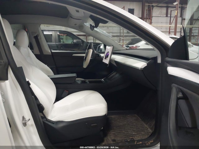 44706963 :رقم المزاد ، 7SAYGDED2RF047890 vin ، 2024 Tesla Model Y Long Range Single Motor Rear-wheel Drive/rwd مزاد بيع