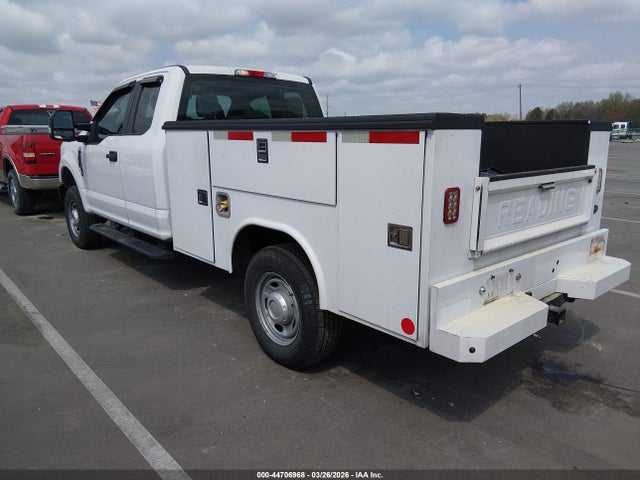 2018 FORD F-250 1FD7X2B63JEC11703 Photo 2