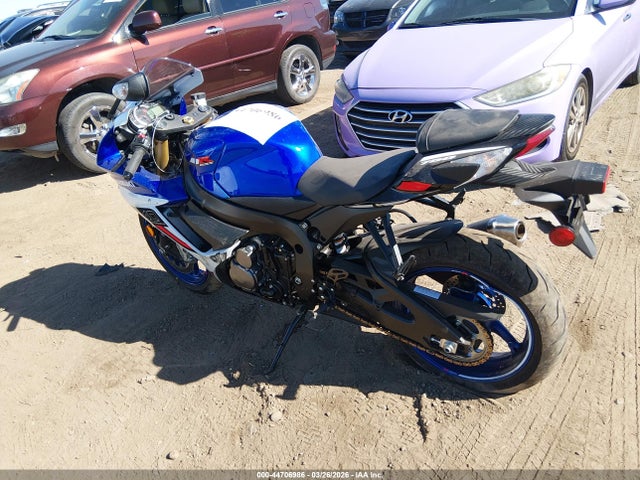 Suzuki GSX-R750 2026 JS1GR7MA7T7100862 Image 14