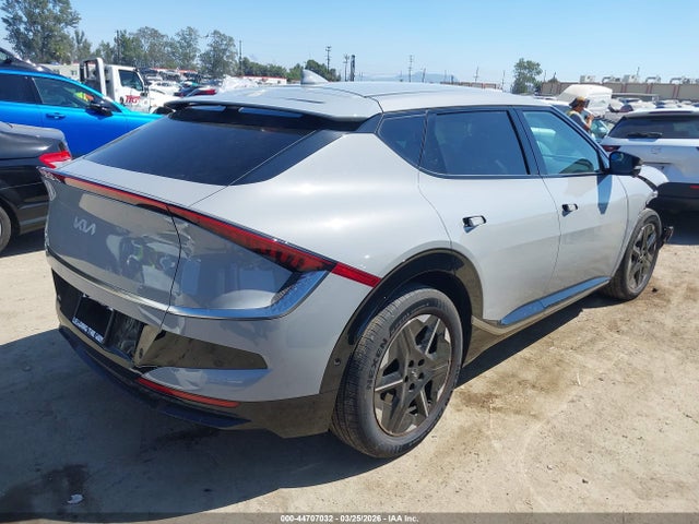 5XYC34JA6SG012122 KIA Ev6 Wind