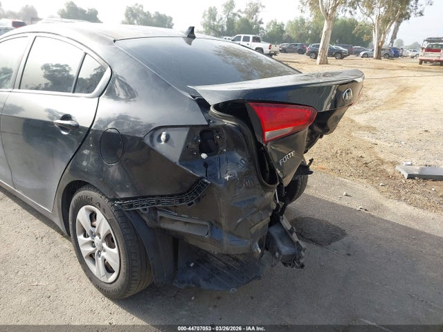 KIA FORTE LX 2017 3KPFK4A77HE050792 Image 12