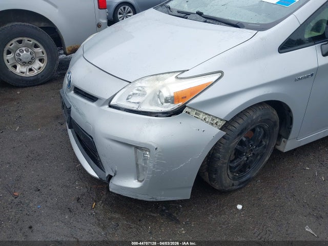 Toyota Prius Three 2015 JTDKN3DU2F0438441 Image 16