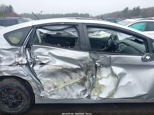Toyota Prius Three 2015 JTDKN3DU2F0438441 Image 17