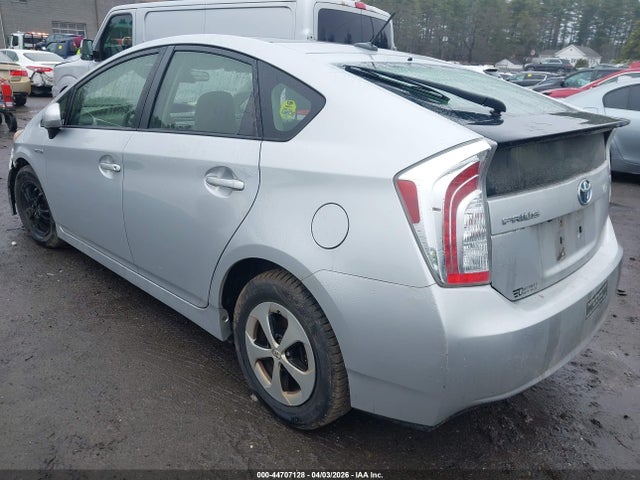 Toyota Prius Three 2015 JTDKN3DU2F0438441 Image 3