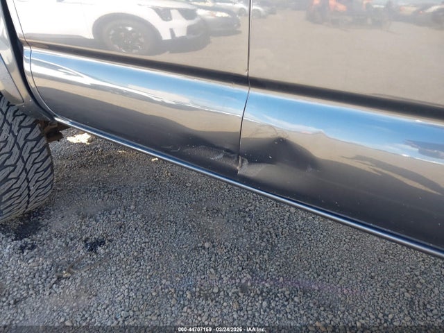 3TMAZ5CN8HM036333 Toyota Tacoma Sr5 V6