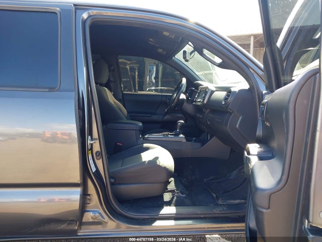 3TMAZ5CN8HM036333 Toyota Tacoma Sr5 V6