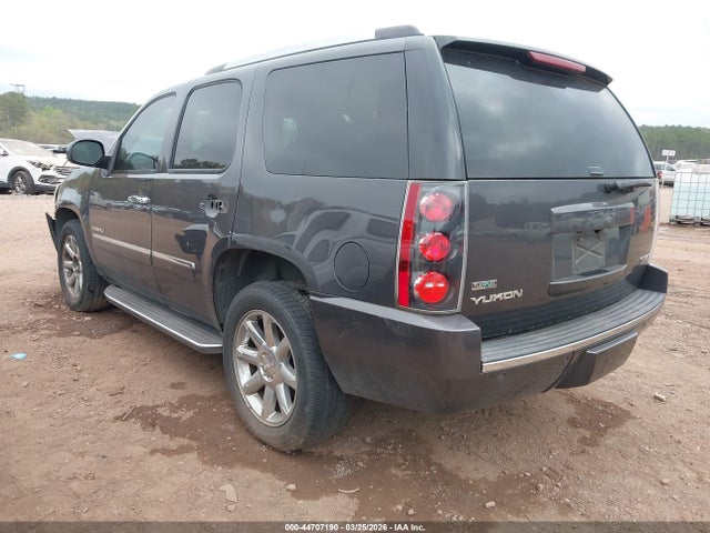 44707190 :رقم المزاد ، 1GKS2EEF2BR176189 vin ، 2011 Gmc Yukon Denali مزاد بيع