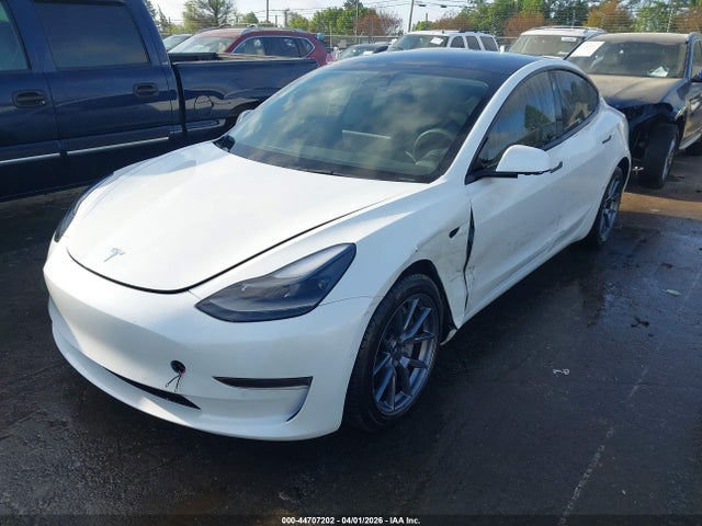 2022 Tesla Model 3 Rear-wheel Drive მანქანა იყიდება აუქციონზე, vin: 5YJ3E1EA1NF129329, აუქციონის ნომერი: 44707202