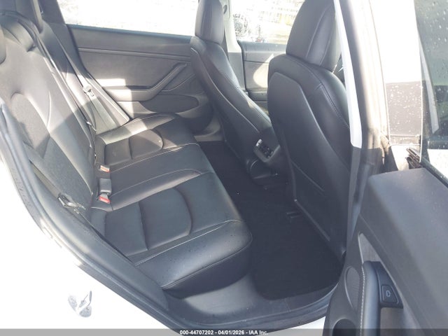 2022 Tesla Model 3 Rear-wheel Drive მანქანა იყიდება აუქციონზე, vin: 5YJ3E1EA1NF129329, აუქციონის ნომერი: 44707202