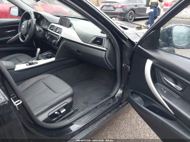 2018 BMW 320I WBA8A3C54JA357859 Photo 4