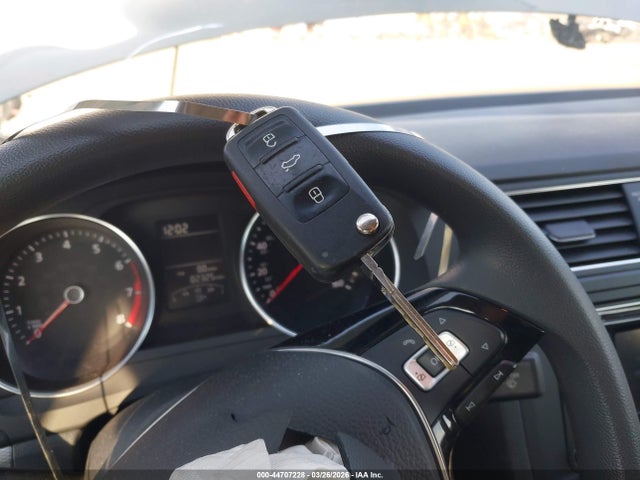 44707228 :رقم المزاد ، 3VW2B7AJXHM286352 vin ، 2017 Volkswagen Jetta 1.4t S مزاد بيع