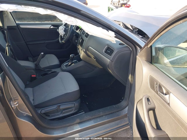 44707228 :رقم المزاد ، 3VW2B7AJXHM286352 vin ، 2017 Volkswagen Jetta 1.4t S مزاد بيع