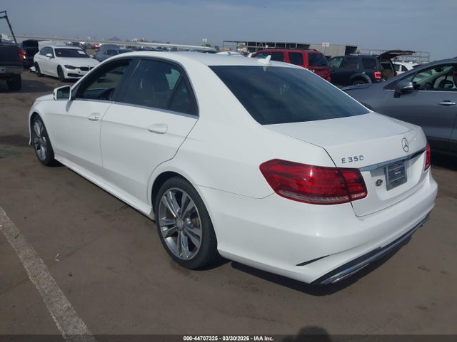 2014 MERCEDES-BENZ E 350 WDDHF5KB0EA906542 Photo 2