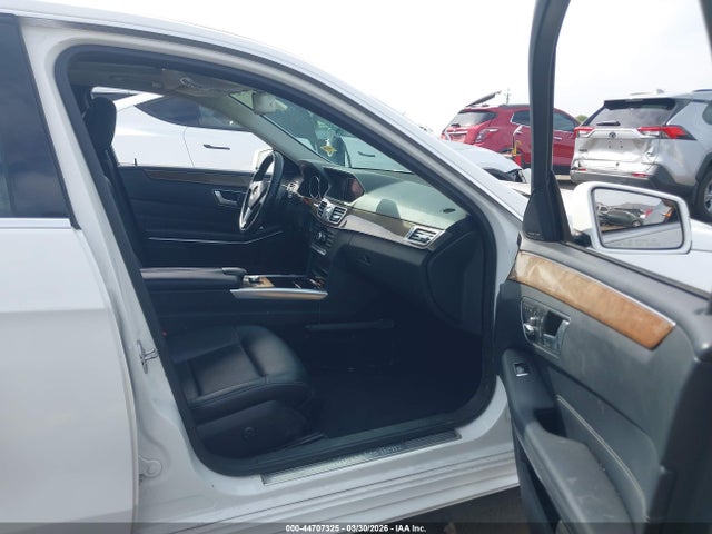 2014 MERCEDES-BENZ E 350 WDDHF5KB0EA906542 Photo 4