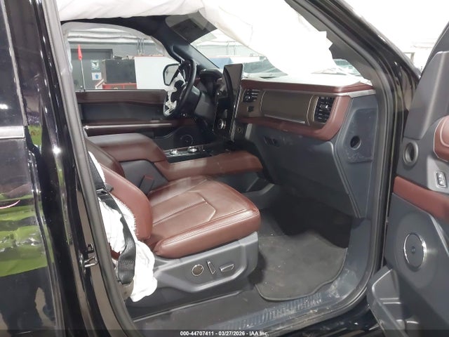 Ford Expedition Limited 2024 1FMJU2A84REA76356 Image 5
