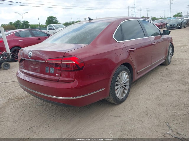 1VWBT7A37HC029326 Volkswagen Passat 1.8t Se