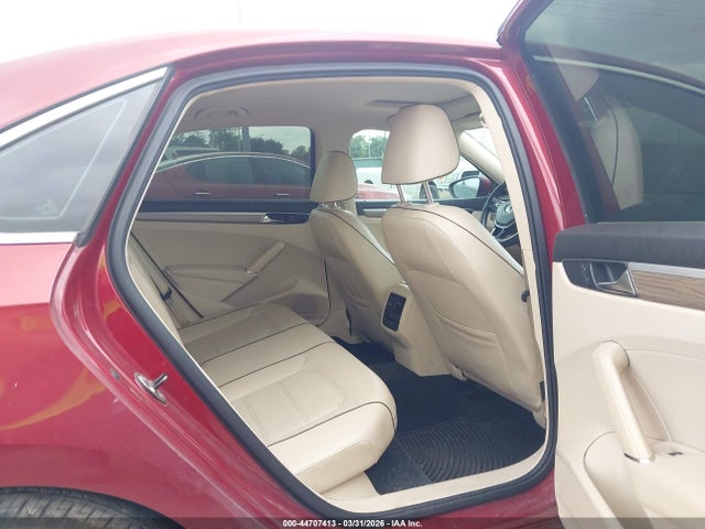 1VWBT7A37HC029326 Volkswagen Passat 1.8t Se